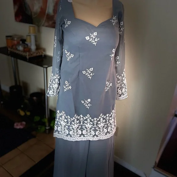 Elegant Gray Embroidered 3pics set Indian stylish Kameez - Picture 3 of 9